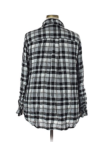 Lane Bryant Long Sleeve Button-Down Shirt (view 2)