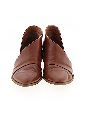 Universal Thread Ankle Boots (view 2)