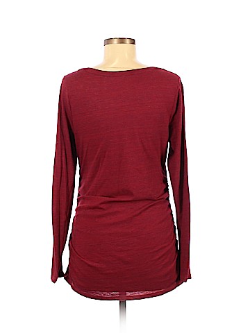 Liz Lange Maternity Long Sleeve T-Shirt (view 2)