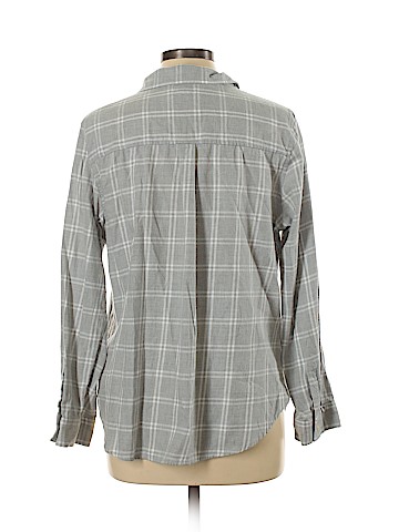 Old Navy Long Sleeve Button-Down Shirt (view 2)