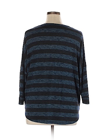 American Eagle Outfitters Pullover Sweater (view 2)