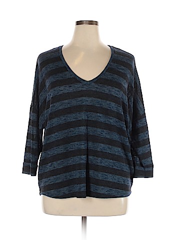 American Eagle Outfitters Pullover Sweater (view 1)