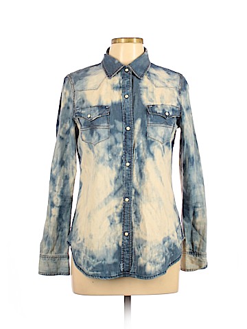 Romeo & Juliet Couture Long Sleeve Button-Down Shirt (view 1)