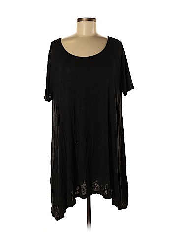 Brandy Melville Short Sleeve T-Shirt (view 1)