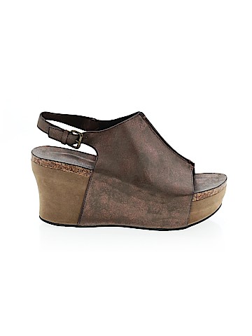 Pierre Dumas Wedges (view 1)