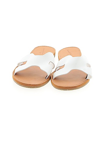 Universal Thread Sandals (view 2)