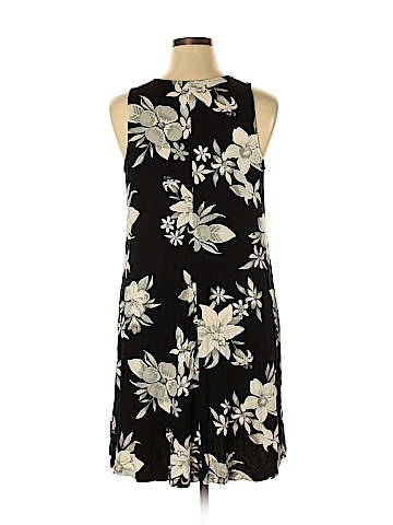 Old Navy Casual Dress (view 2)