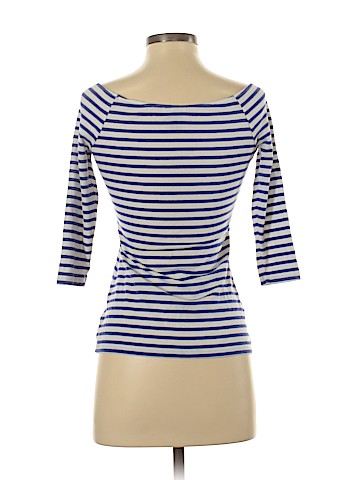 Old Navy 3/4 Sleeve T-Shirt (view 2)