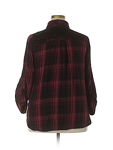 Lane Bryant Long Sleeve Button-Down Shirt (view 2)