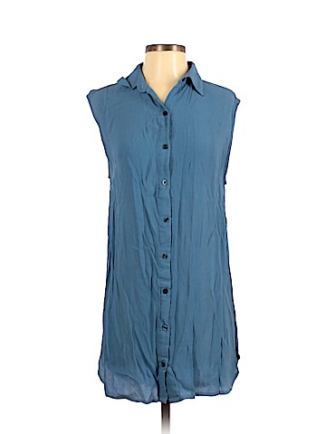 ​A​ila Blue Sleeveless Blouse (view 1)