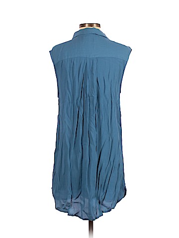​A​ila Blue Sleeveless Blouse (view 2)