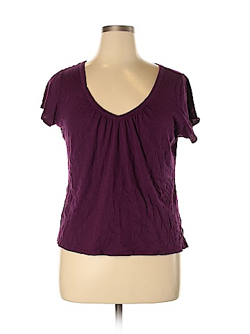 Old Navy Short Sleeve T-Shirt (view 1)