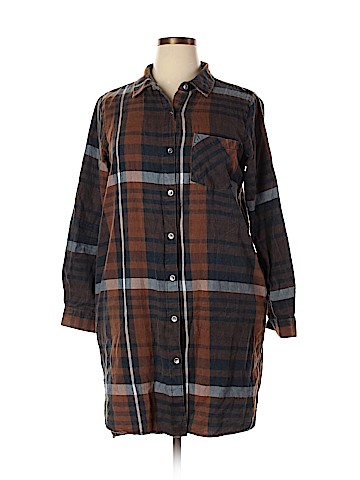 Vanilla Star Long Sleeve Button-Down Shirt (view 1)