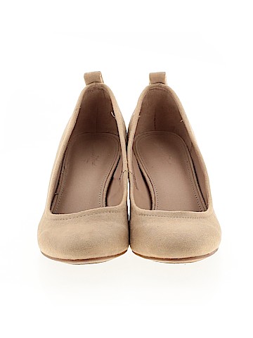 Universal Thread Heels (view 2)