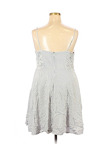 Old Navy Casual Dress (view 2)