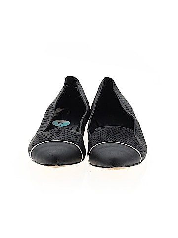 Calvin Klein Flats (view 2)