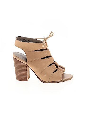 Hinge Heels (view 1)