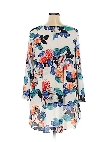 Vince Camuto Long Sleeve Top (view 2)