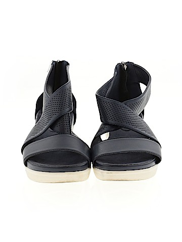 H by Hudson Flats (view 2)