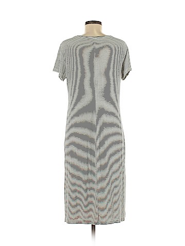 Old Navy Casual Dress (view 2)