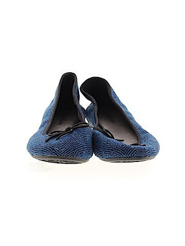 Kelly & Katie Flats (view 2)