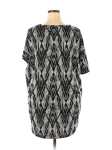 Lularoe Short Sleeve Top (view 2)