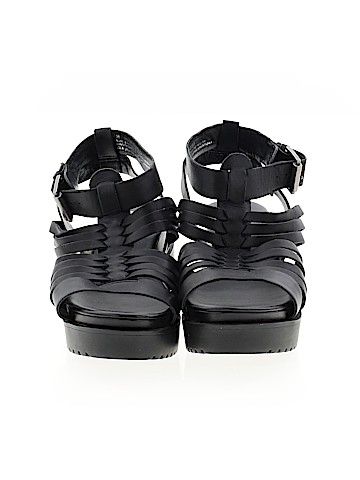 BP. Sandals (view 2)