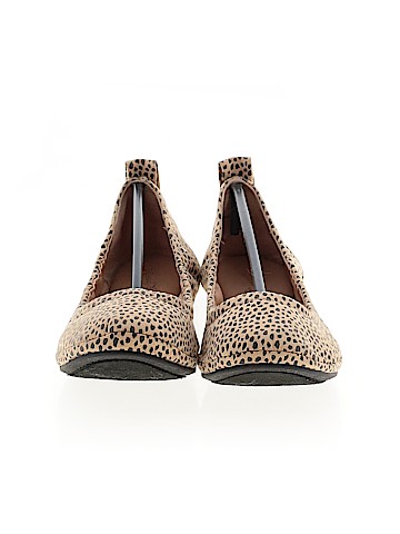 Universal Thread Flats (view 2)