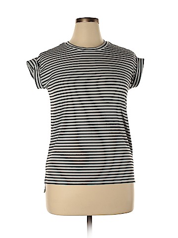 Old Navy Short Sleeve T-Shirt (view 1)