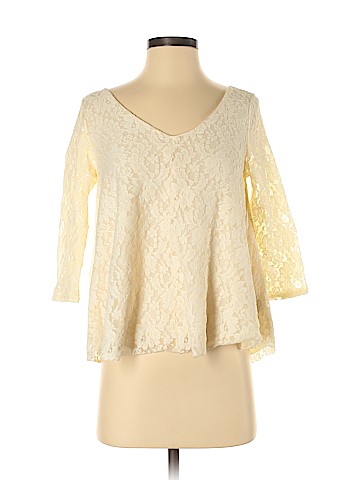American Eagle Outfitters 3/4 Sleeve Top (view 1)