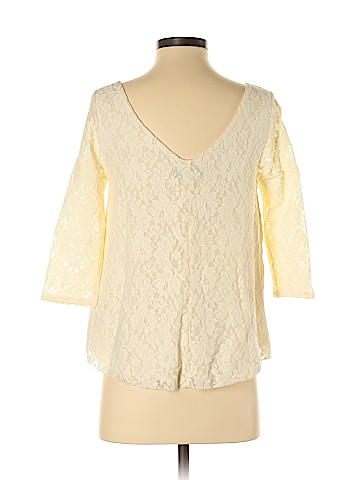 American Eagle Outfitters 3/4 Sleeve Top (view 2)