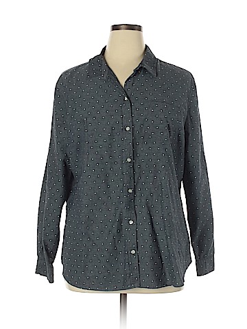 Old Navy Long Sleeve Button-Down Shirt (view 1)