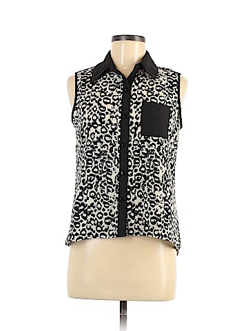 No Boundaries Sleeveless Blouse (view 1)