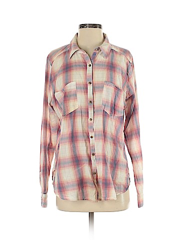Maurices Long Sleeve Button-Down Shirt (view 1)