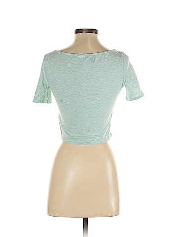 H&M Short Sleeve T-Shirt (view 2)