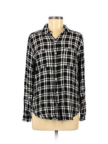 Mossimo Supply Co. Long Sleeve Button-Down Shirt (view 1)