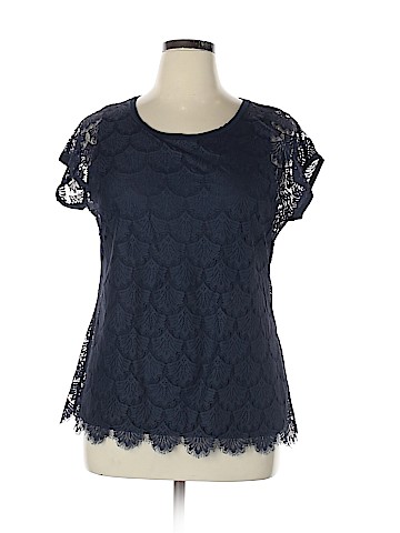 The Limited Short Sleeve Top (view 1)