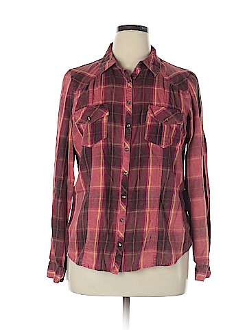 Maurices Long Sleeve Button-Down Shirt (view 1)