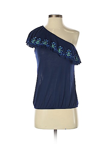 Red Camel Sleeveless Top (view 1)