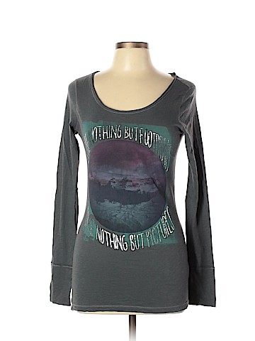 American Eagle Outfitters Long Sleeve T-Shirt (view 1)