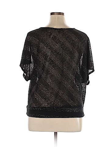 No Boundaries Short Sleeve Top (view 2)