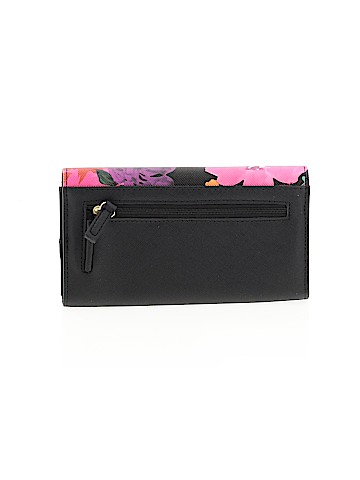 Unbranded Wallet (view 2)