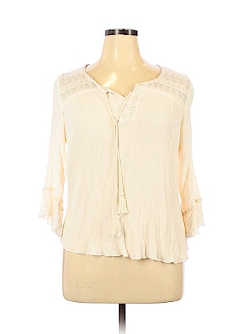 Maurices 3/4 Sleeve Top (view 1)