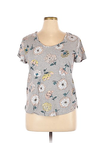Ann Taylor LOFT Outlet Short Sleeve T-Shirt (view 1)