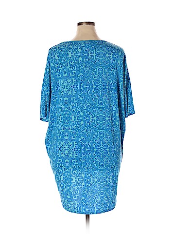 Lularoe Short Sleeve Top (view 2)