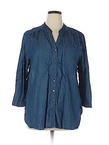 Khakis & Co 3/4 Sleeve Button-Down Shirt (view 1)