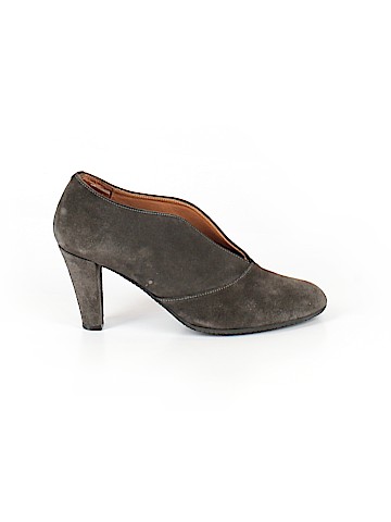 Eric Michael Heels (view 1)