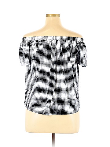 Mossimo Supply Co. Short Sleeve Blouse (view 2)