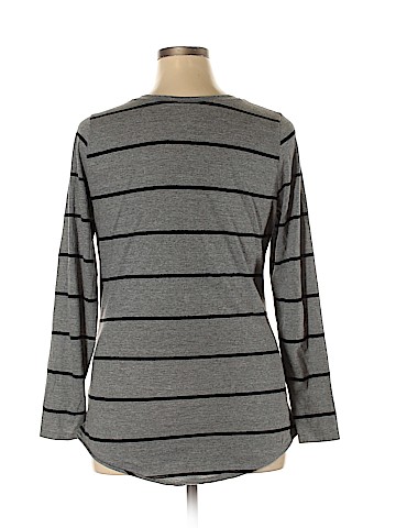 Old Navy - Maternity Long Sleeve T-Shirt (view 2)