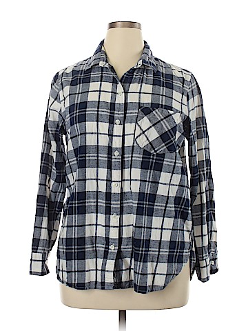 Old Navy Long Sleeve Button-Down Shirt (view 1)